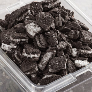 Nabisco Oreo Medium Cookie Pieces – 25 lb.